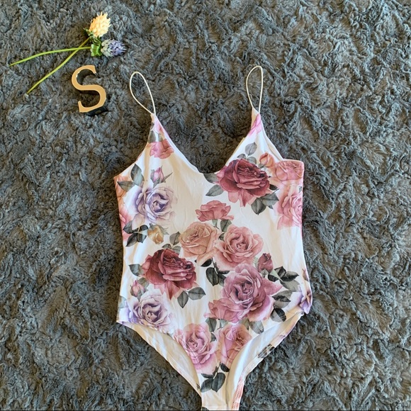 gaze Tops - Gaze floral bodysuit Size S